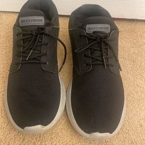 Skechers men’s sneakers 10.5 black